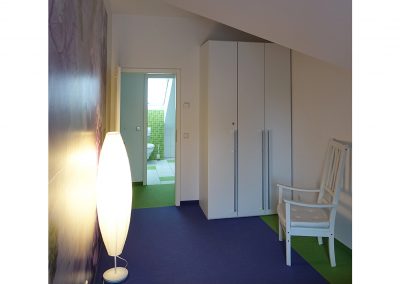 Schlafzimmer Schrank Schaukelstuhl